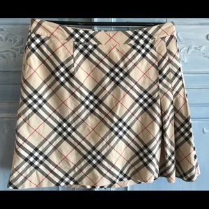 Burberry iconic print skort.